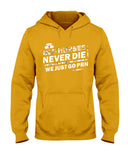 Old Nurses Never Die Limited Classic T-Shirt - Hoodie - Guys V-Neck