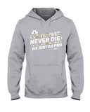 Old Nurses Never Die Limited Classic T-Shirt - Hoodie - Guys V-Neck