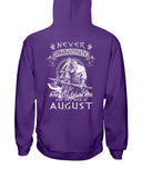 Never Understimate An August Old Man Limited Classic T-Shirt - Hoodie
